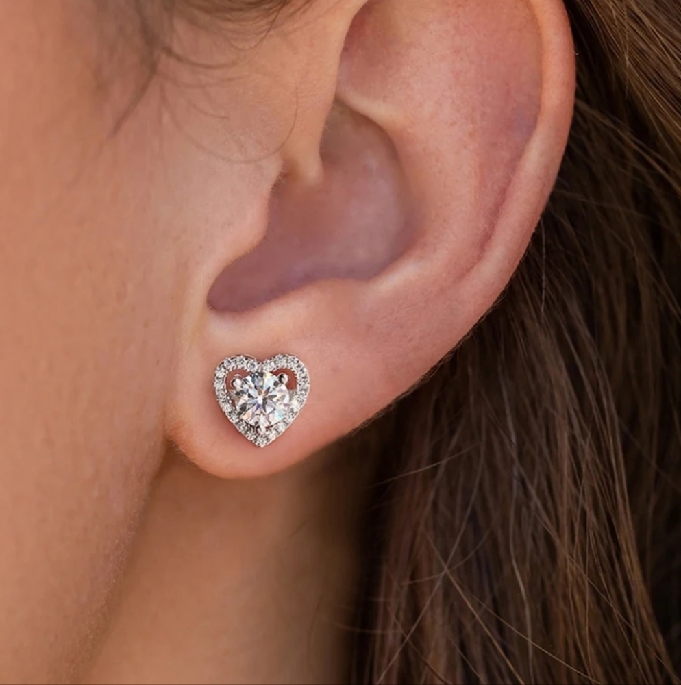 Certified 1ct VVS1 Moissanite Heart Stud Earrings - Picture 5 of 8